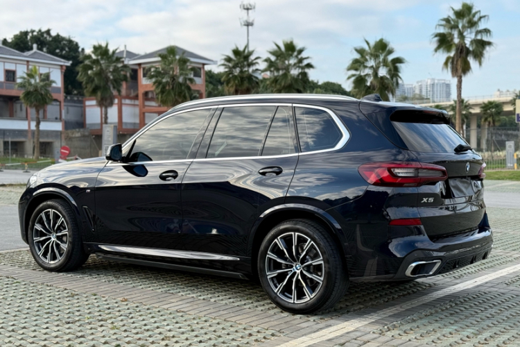 宝马X5(进口) 2022款 xDrive30i M运动套装车身外观6005