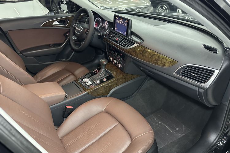 奥迪A6L 2015款 TFSI 百万纪念智领型中控内饰7005