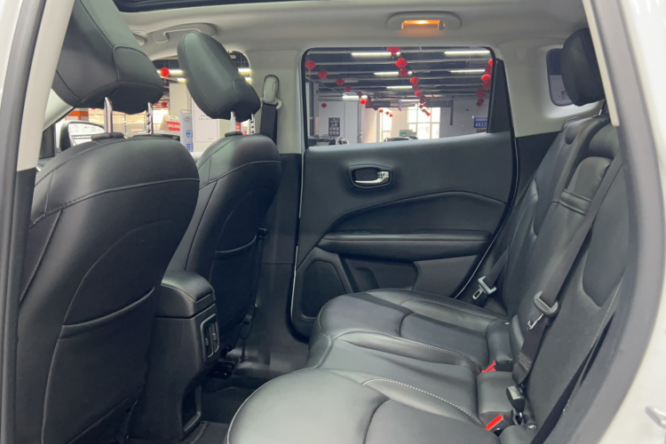 Jeep 指南者 2017款 200T 自动家享版中控内饰7002