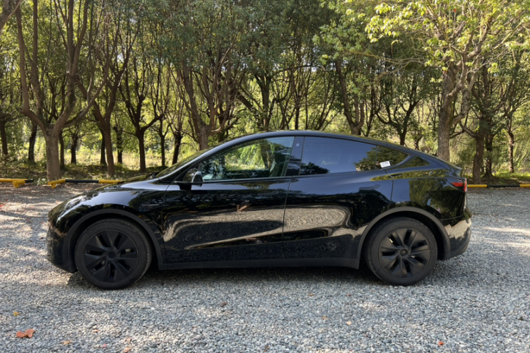 特斯拉 Model Y 2023款 后轮驱动版车身外观6007
