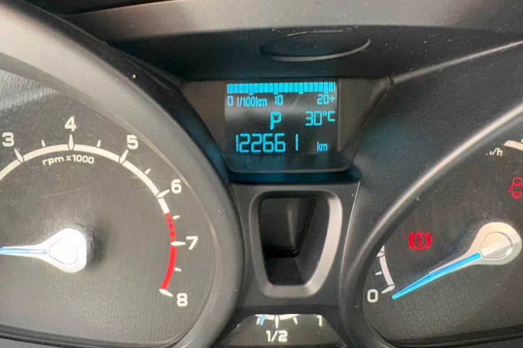 福特 翼搏 2017款 1.5L 自动风尚型中控内饰15