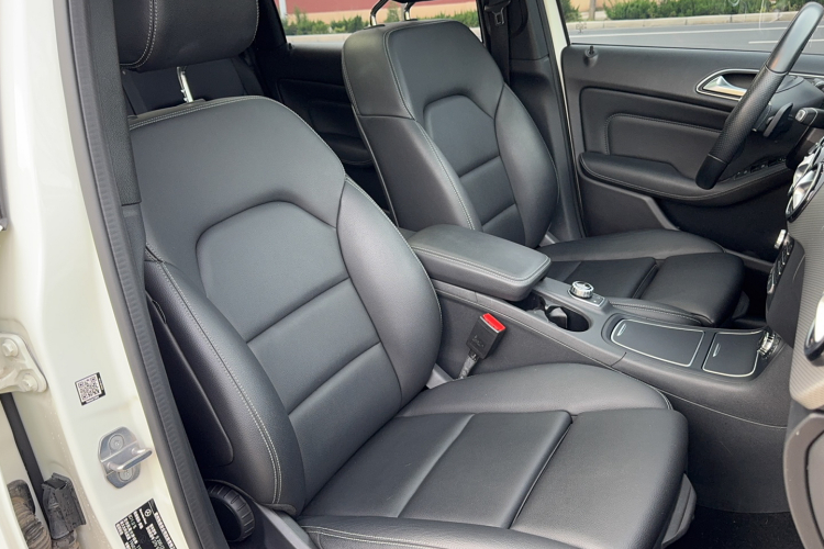 奔驰B级 2019款 B 200 动感型局部细节41