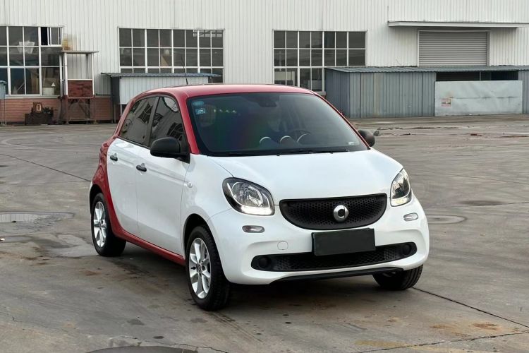 smart forfour 2016款 1.0L 52千瓦灵动版车身外观6002