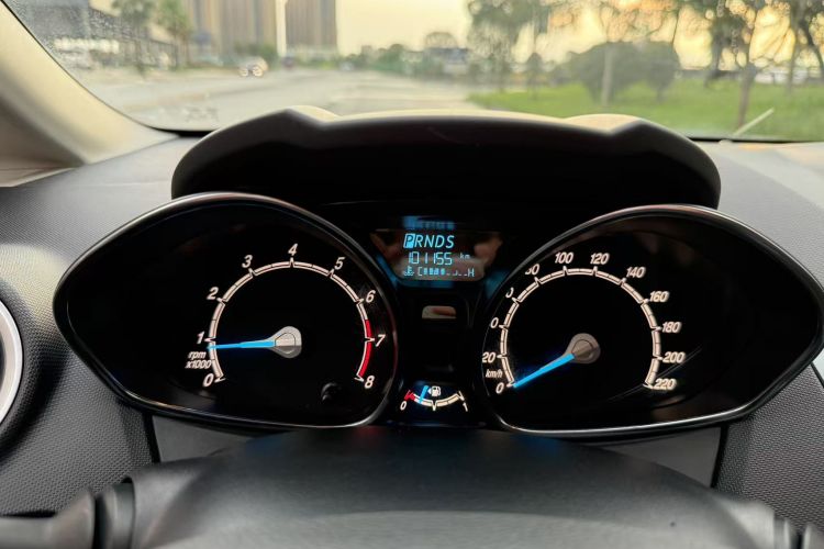 福特 嘉年华 2013款 两厢 1.5L 自动时尚型中控内饰15