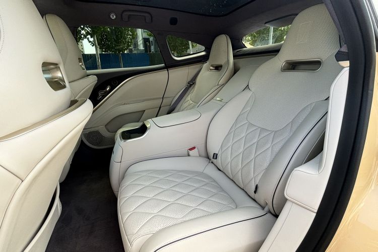 阿维塔11 2024款 700 三激光四驱推荐版中控内饰7002