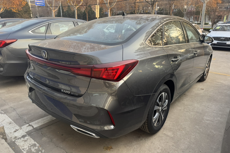 长安 逸动 2025款 PLUS 1.4T 双离合高能版车身外观6005