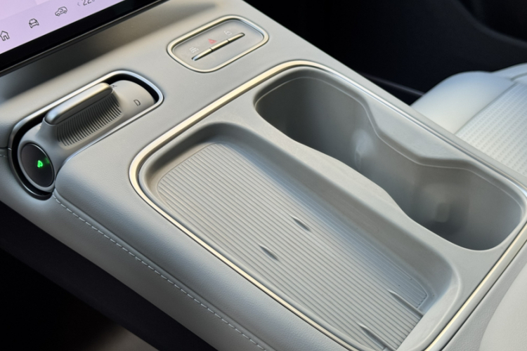 蔚来ES6 2023款 75kWh中控内饰7008