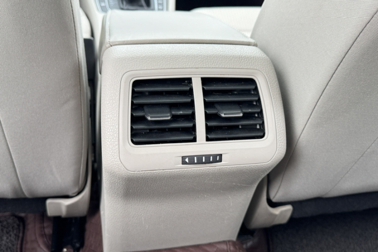 大众 高尔夫 2016款 230TSI 自动舒适型中控内饰7009