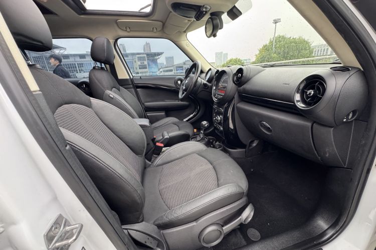 MINI Countryman 2016款 1.6T COOPER ALL4 Fun装备控中控内饰7007