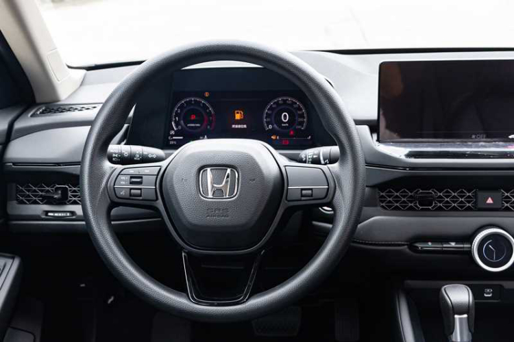 本田 雅阁 2025款 260TURBO 舒适版中控内饰7003