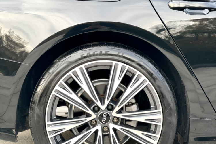 奥迪A6L 2024款 40 TFSI 豪华动感型车身外观6009