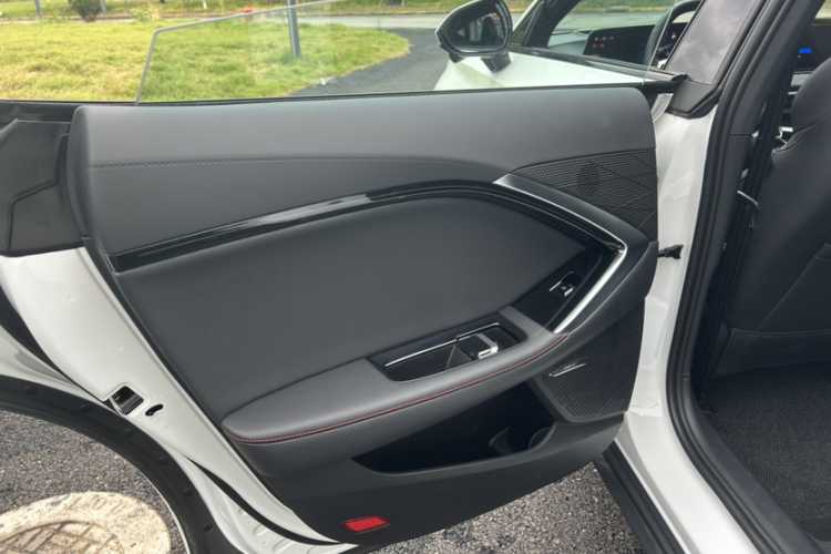 名爵 MG7 2025款 2.0T Trophy+ 超级智驾版中控内饰7008