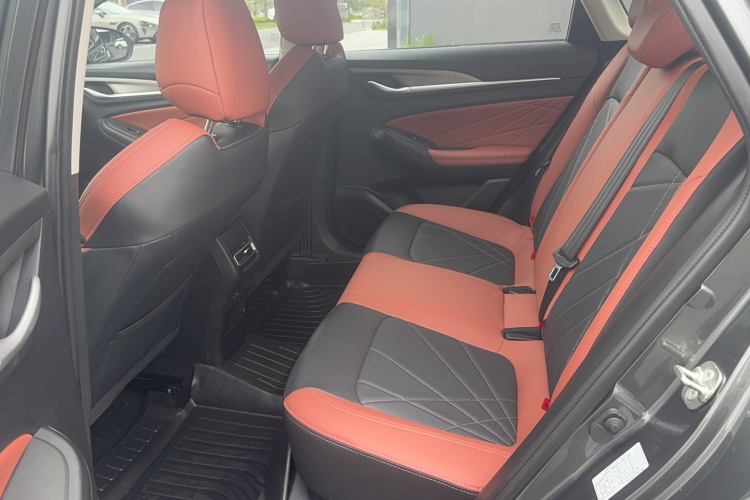 长安 逸动 2024款 PLUS 蓝鲸NE 1.4T GDI DCT高能版中控内饰7003