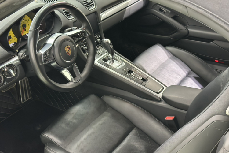 保时捷718 2018款 Boxster 2.0T中控内饰7004
