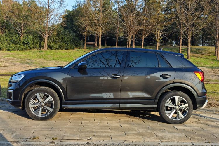 奥迪Q2L e-tron 2019款 Q2L e-tron 纯电智享型车身外观6002