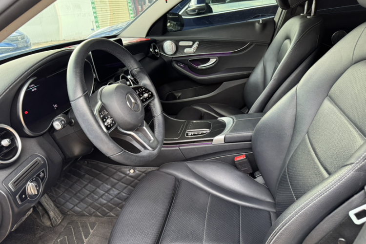 奔驰C级 2019款 改款 C 260 L 运动版中控内饰7002