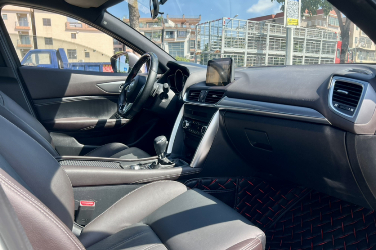 马自达CX-4 2016款 2.5L 自动四驱蓝天激情版中控内饰7001