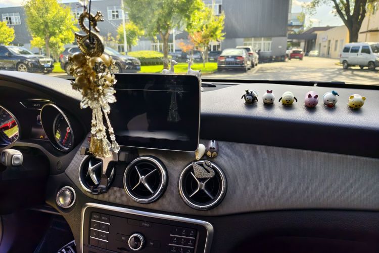 奔驰CLA 2018款 CLA 200 时尚型中控内饰7004