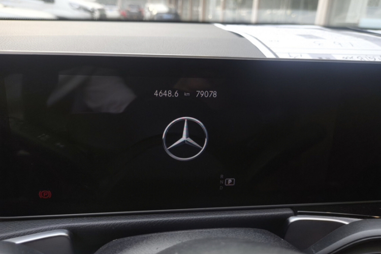 奔驰GLB 2020款 改款 GLB 200 动感型中控内饰15