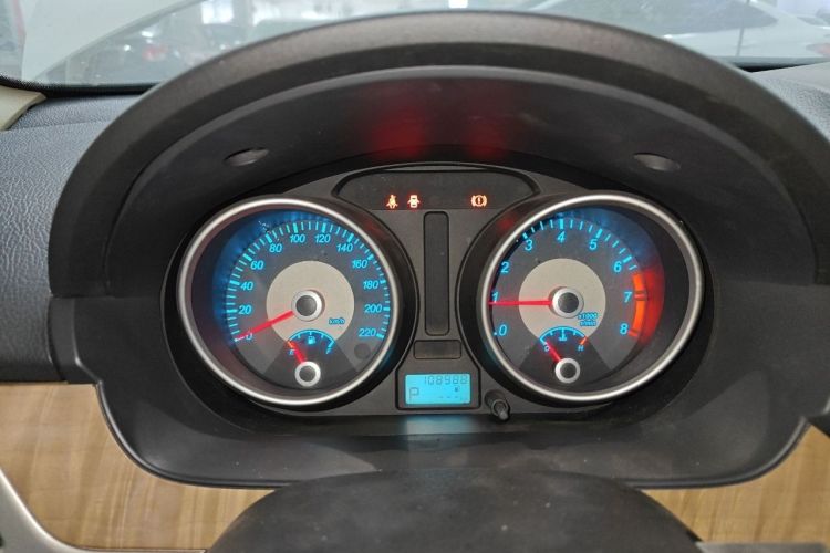 别克 凯越 2015款 1.5L 自动经典型中控内饰15