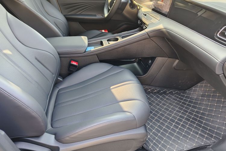 荣威D7 2023款 DMH 125km 超越版中控内饰7004