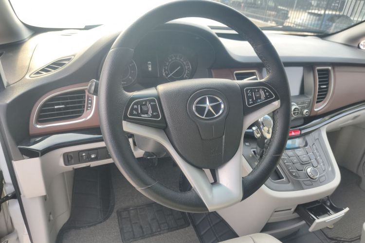 江汽集团 瑞风M5 2017款 2.0T 汽油双离合商务版局部细节9001