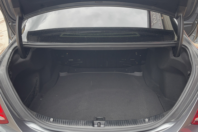 奔驰C级 2018款 C 200 L 运动版局部细节23