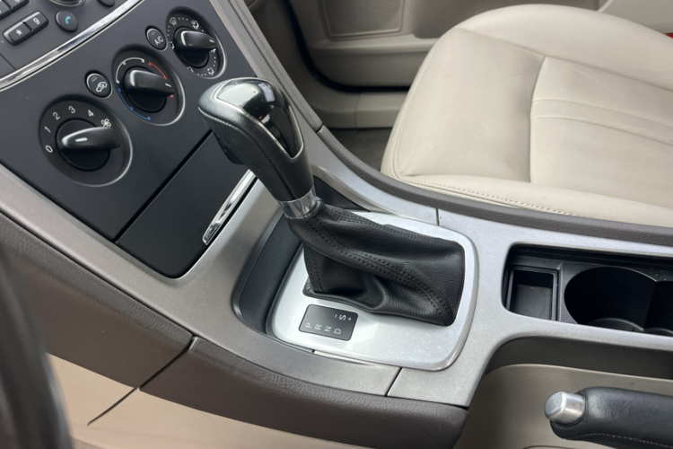 福特 蒙迪欧-致胜 2011款 2.3L 时尚型中控内饰7001