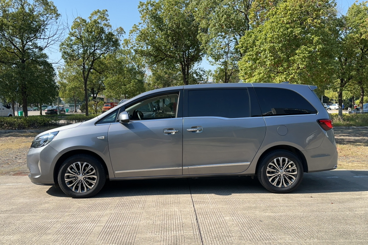 别克GL8 2021款 陆上公务舱 652T 豪华型车身外观6012