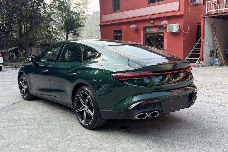 名爵 MG7 2025款 2.0T Trophy+ 超级智驾版车身外观6004