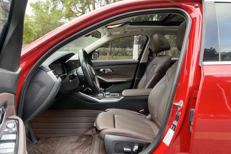 宝马3系 2022款 325Li M运动套装中控内饰7002