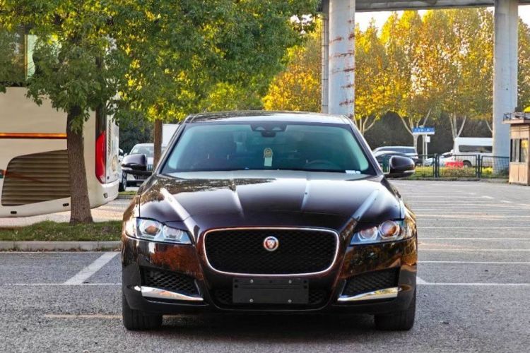 捷豹XFL 2020款 XFL 2.0T P200 两驱精英版车身外观6004