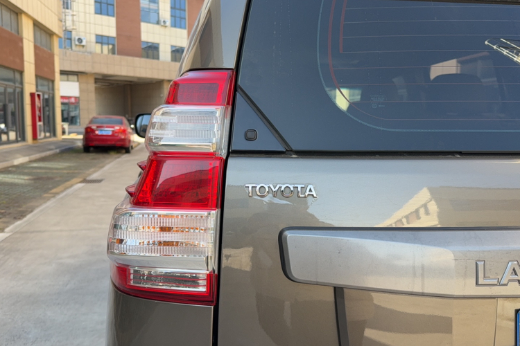 丰田 普拉多 2014款 4.0L 自动TX-L NAVI车身外观6005