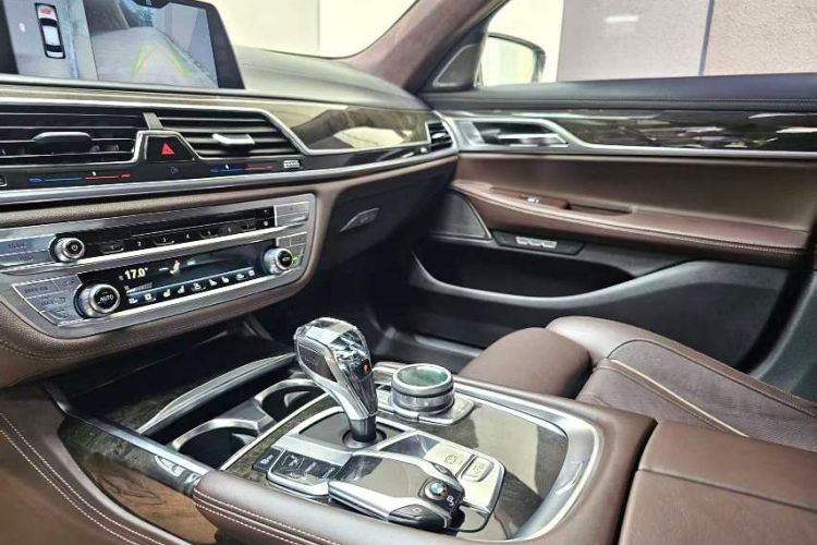 宝马7系 2016款 730Li 豪华型中控内饰7004