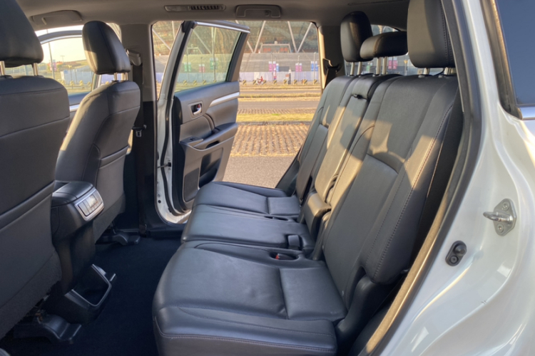 丰田 汉兰达 2017款 2.0T 两驱豪华版 7座中控内饰7004