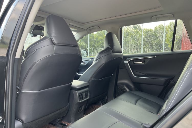 丰田 威兰达 2024款 2.0L CVT两驱豪华PLUS版中控内饰7003