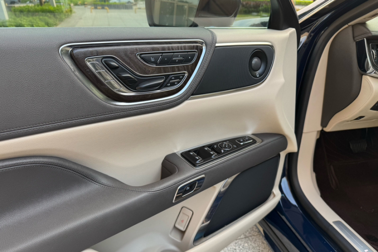 林肯大陆 2019款 2.0T 两驱尊耀版 国VI中控内饰7004