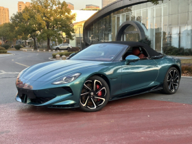 名爵 MG Cyberster 2026款 520km 传奇四驱版