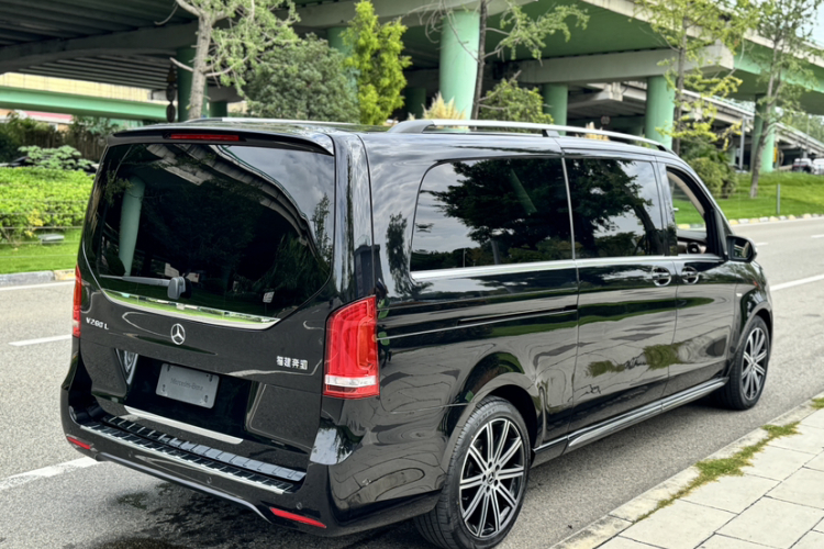 奔驰V级 2022款 V 260 L 长轴距豪华版车身外观6011