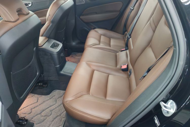 沃尔沃XC60新能源 2025款 插电式混动 长续航四驱智雅豪华版中控内饰7003