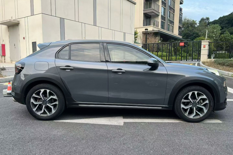 领克02 2019款 高能版 2.0T 自动两驱劲版 国VI车身外观6001