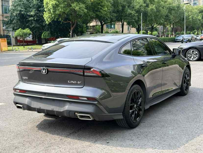 长安UNI-V 2024款 1.5T 尊贵型(4)