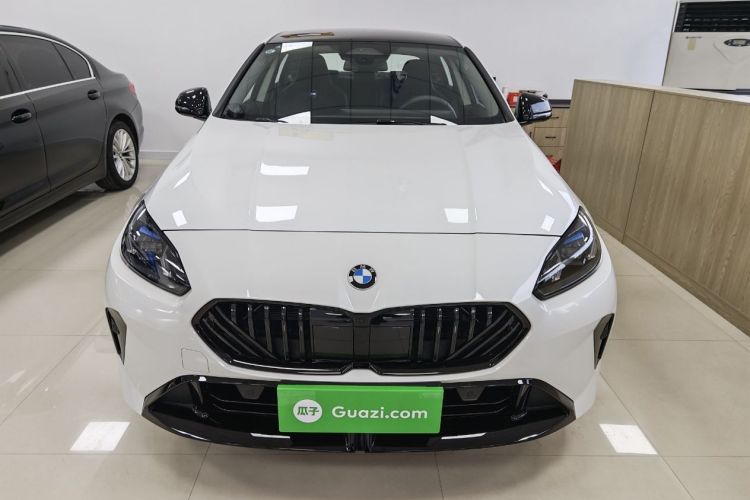 宝马2系 2025款 225L M运动曜夜套装车身外观6005