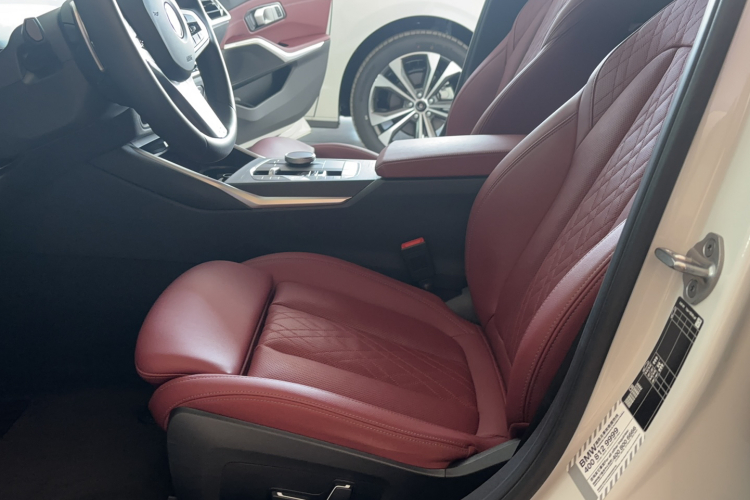 宝马3系 2024款 325i M运动套装局部细节19