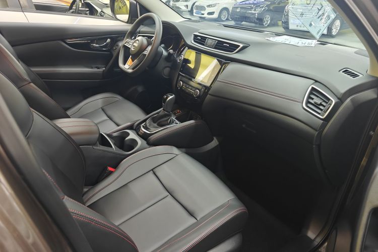 日产 逍客 2023款 经典 2.0L CVT XV舒适版中控内饰7006