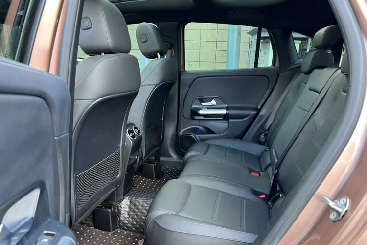 奔驰GLA 2020款 GLA 200中控内饰7008