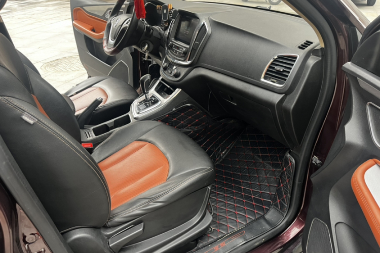 宝骏560 2016款 1.8L iAMT精英型中控内饰7005