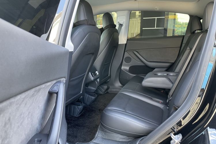 特斯拉 Model Y 2022款 后轮驱动版车身外观6011