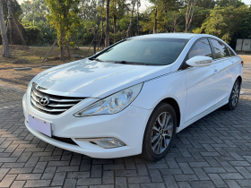 现代 索纳塔 2013款 2.0L 自动时尚版