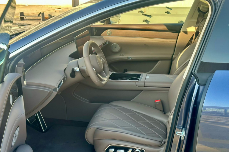 鸿蒙智行 享界S9 2025款 增程 Max+中控内饰7003